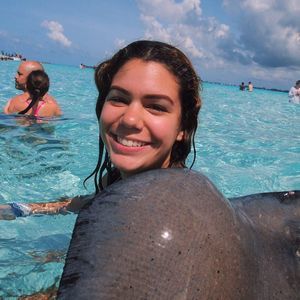 Meet your Posher, Ari